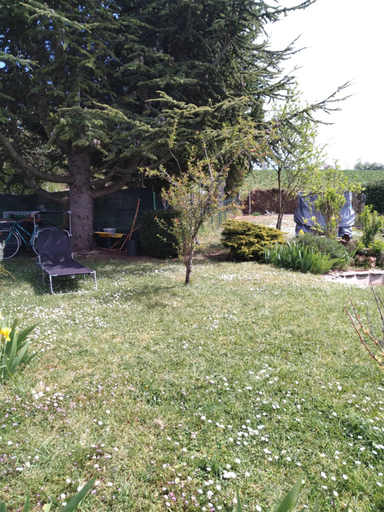Others 2, Rosemary Cottage, Yonne