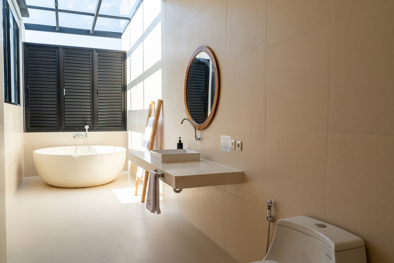 Bathroom 7