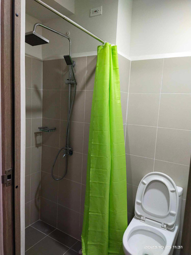 Bathroom 3, G&M Comfy place for your stay at SMDC Coast Residences, Pasay City
