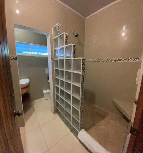 Bathroom 4, Casa Yamann, Talamanca