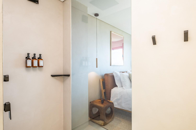 Others 5, House of Cork and Ivy - By WeHost, Câmara de Lobos