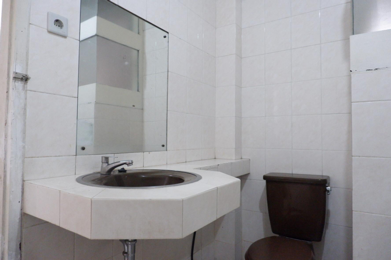 Bathroom 22
