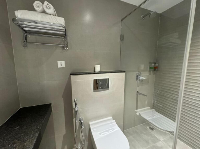 Bathroom 4, Hotel Devdeep, North Goa