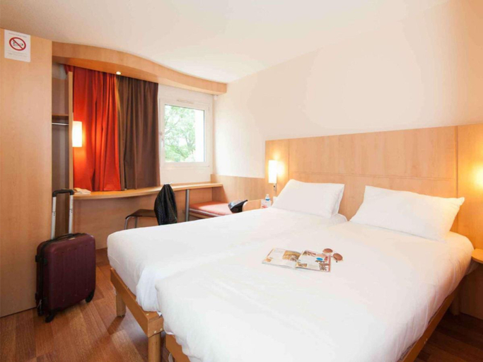 Bedroom 3, ibis Avallon, Yonne