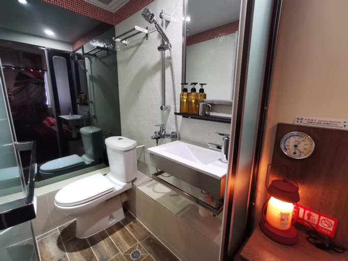 Bathroom 16
