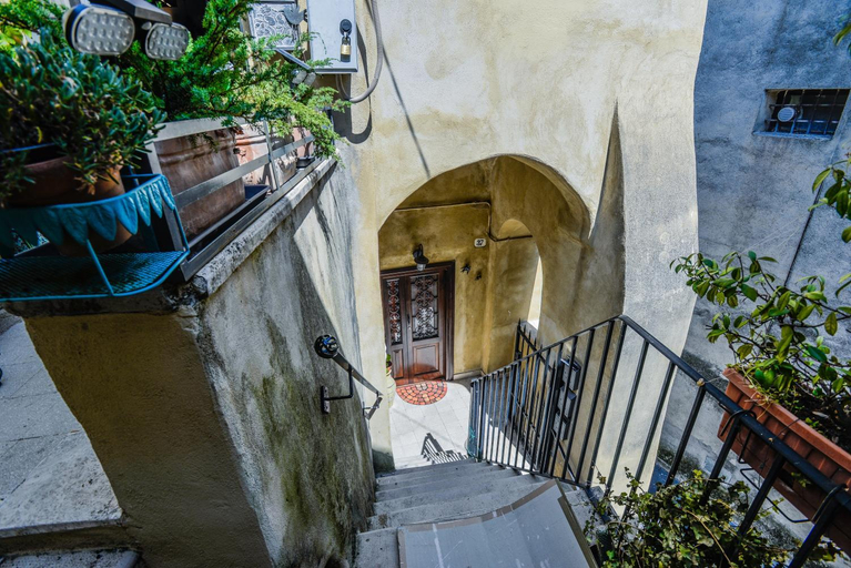 Others 2, La Torretta, Roma