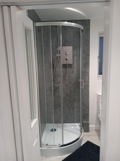 Bathroom 3, Riverside Annex at Ashbank with hot tub, Cumbria