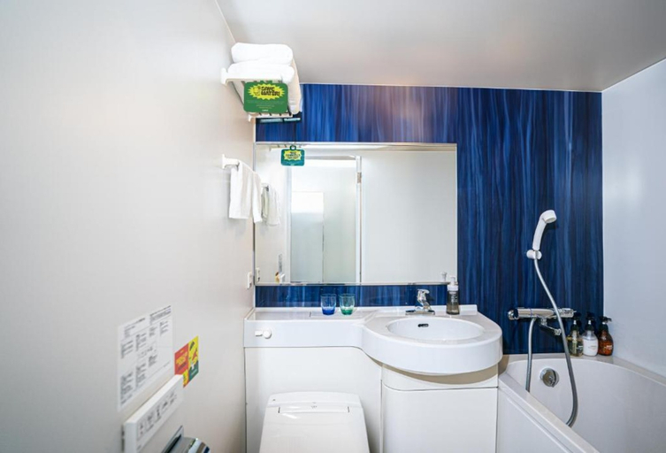 Bathroom 11