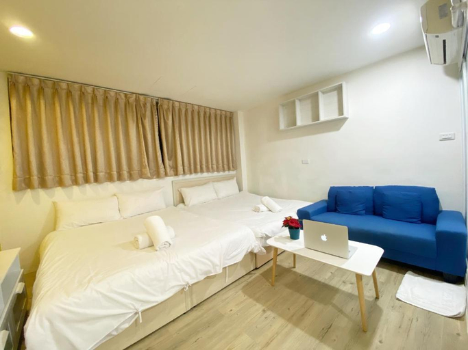 Others 3, 17 Fengjia Accommodation, Taichung