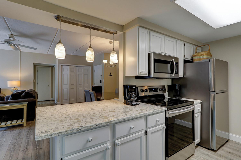 Others 5, King Queen Sleeper Sofa Updated Luxury Kitchen Bikes & Beach Gear included, Beaufort