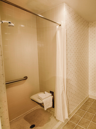 Bathroom 4, Landmark Inn Fort Liberty, Cumberland