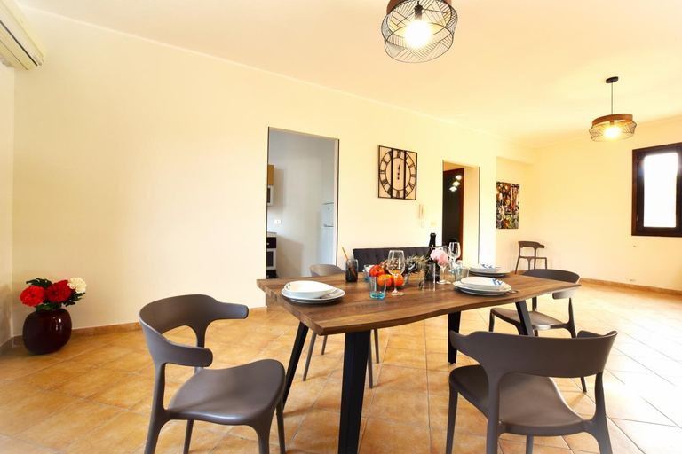 Facilities 4, Villa CLARA, Palermo