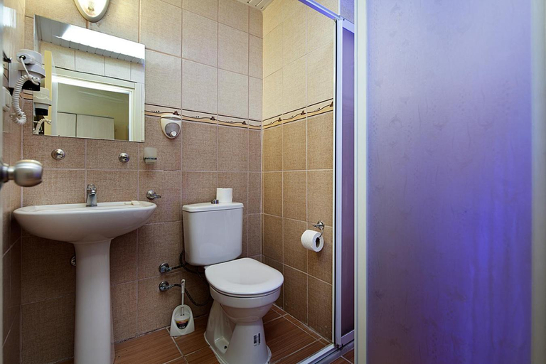 Bathroom, Garden Park Beldibi Hotel, Antalya