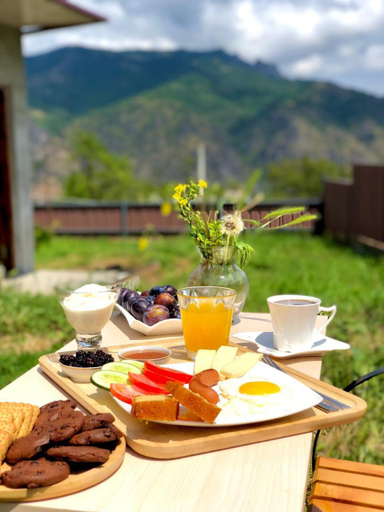 Food & Drinks 5, Sanahin VaLiVa Guest House