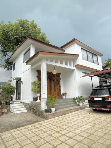 Exterior 21