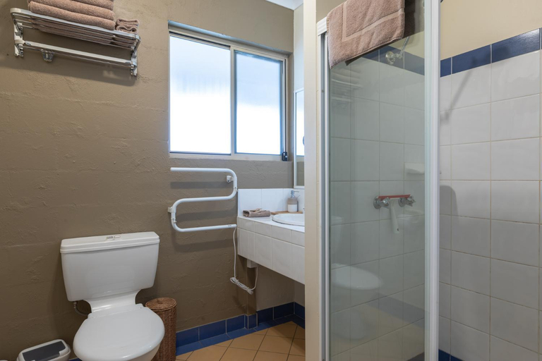 Bathroom 2, Banksia Park Cottages, Shoalhaven - Pt B