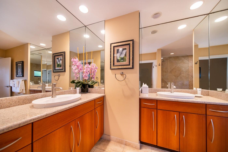 Bathroom 10