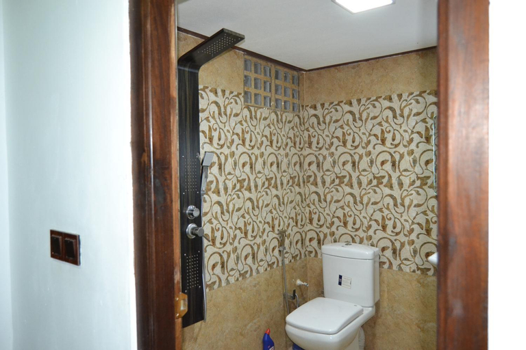 Bathroom 3, BW Residence, Sainthamarathu
