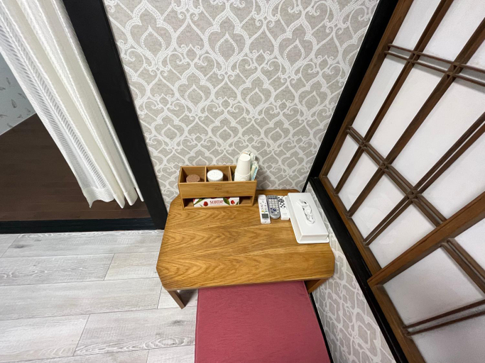 Others 5, Lucky Hotel
