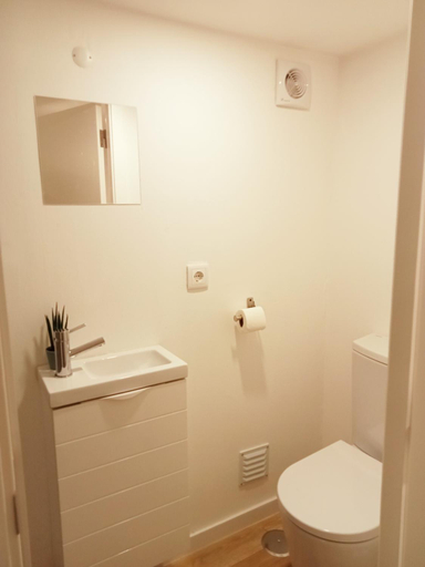 Bathroom 2, Sylhet BNB, Lisbon