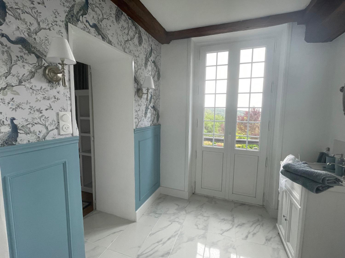 Bathroom 2, Le Manoir de Sainte-Aulde, Seine-et-Marne
