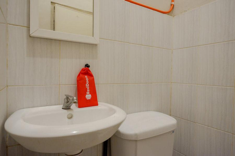 Bathroom 10