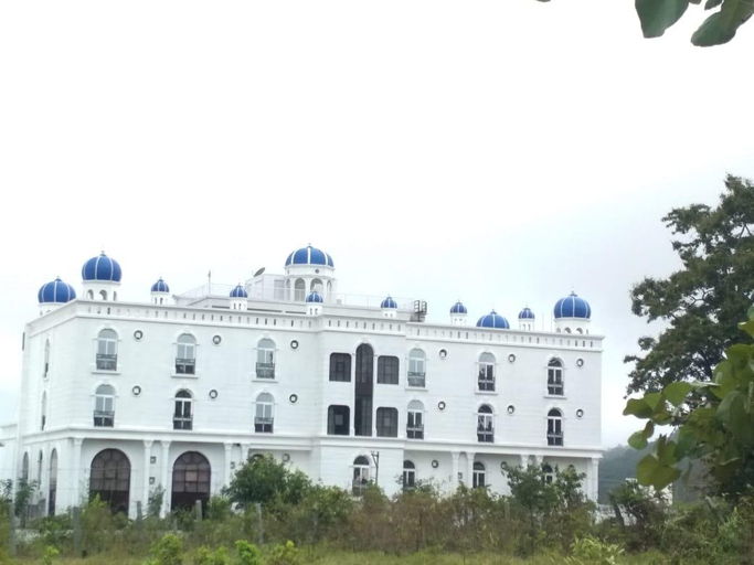 Exterior 14