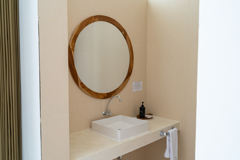 Bathroom 10