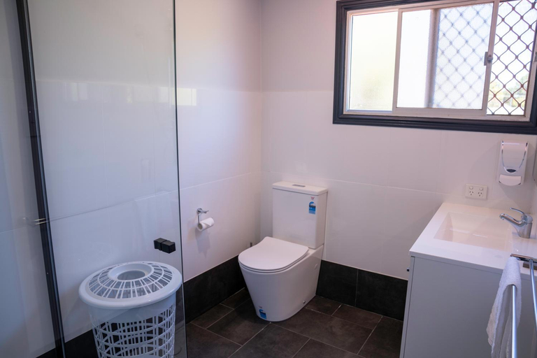 Bathroom 3, The Rec Hotel Waroona, Waroona