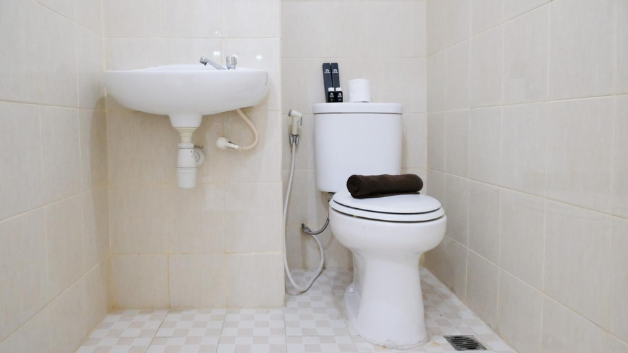 Bedroom 2, Best Choice 2BR at Puncak Permai Apartment Surabaya By Travelio, Surabaya