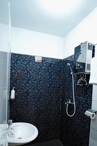 Bathroom 7