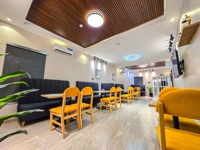 Food & Drinks 5, Twinny Hotels & Suites, Oshodi/Isolo