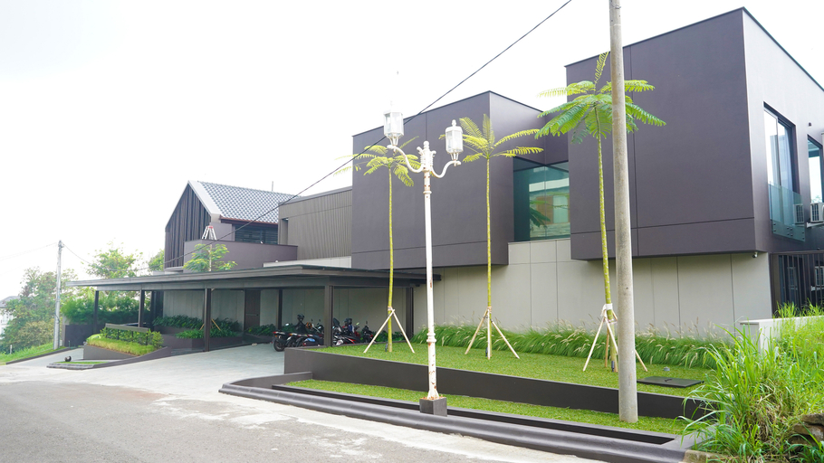 Exterior & Views 3, Aristella Villa, Bandung