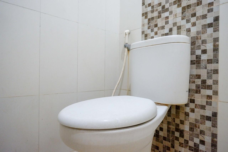 Bathroom 11