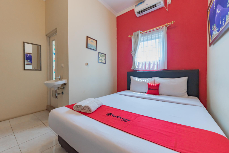 Bedroom, RedDoorz Syariah @ Sudirman Street Garut, Garut