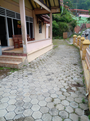 Exterior & Views 1, Hotel Raya, Magetan