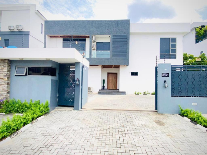 Others 5, Rushmore - Premier 2 Room, Eti-Osa