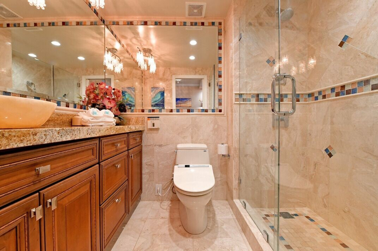 Bathroom 3, Kahana Reef, Maui