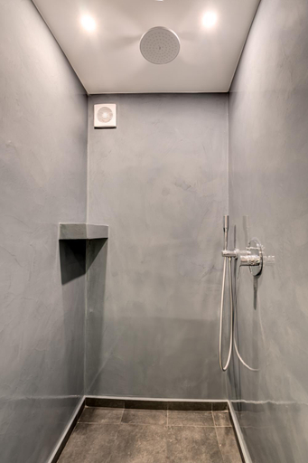 Bathroom 3, Tiara Suites Fira - Cycladic & Cave, South Aegean