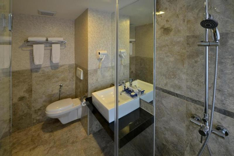 Bathroom 7