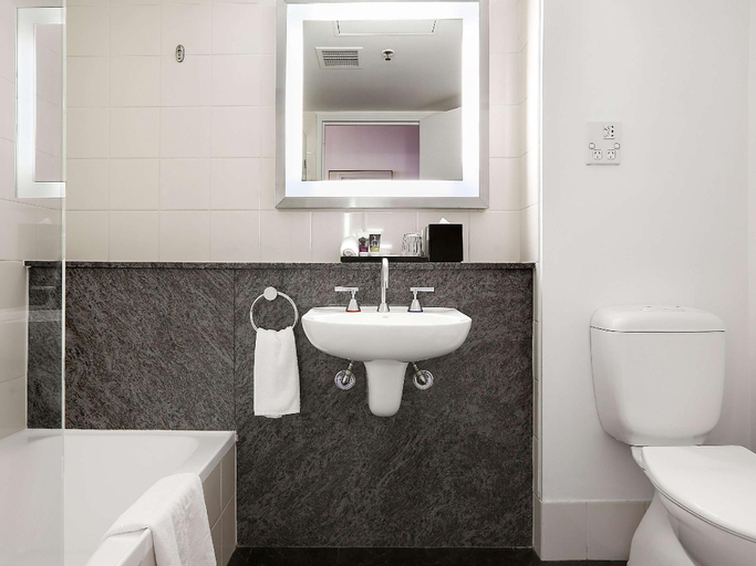 Bathroom 4