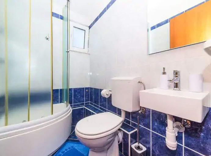 Bathroom 3, Idyllic Holiday Home With Private Pool, Sun Deck, and Organic Garden, Primorski Dolac