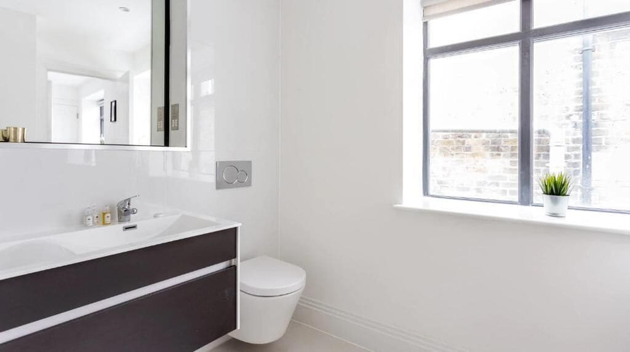 Bathroom 4, Oxford Circus Apartments, London
