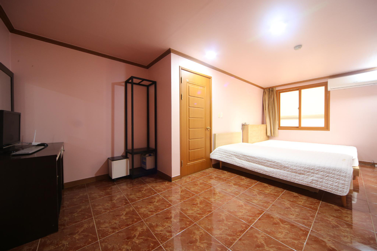 Bedroom 10