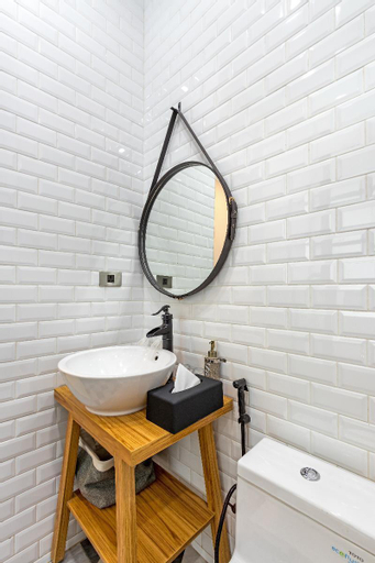 Bathroom 12