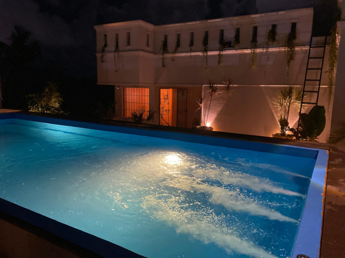 Swimming Pool 8
