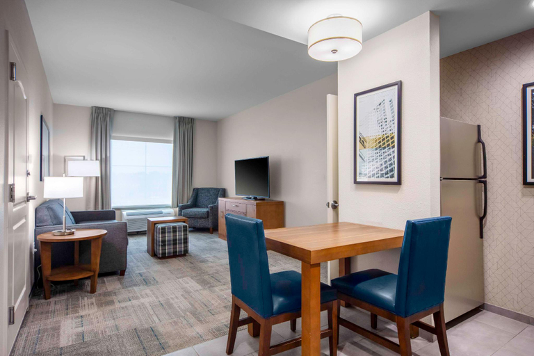 Dining Room 11