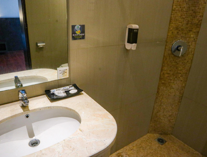 Bathroom 12