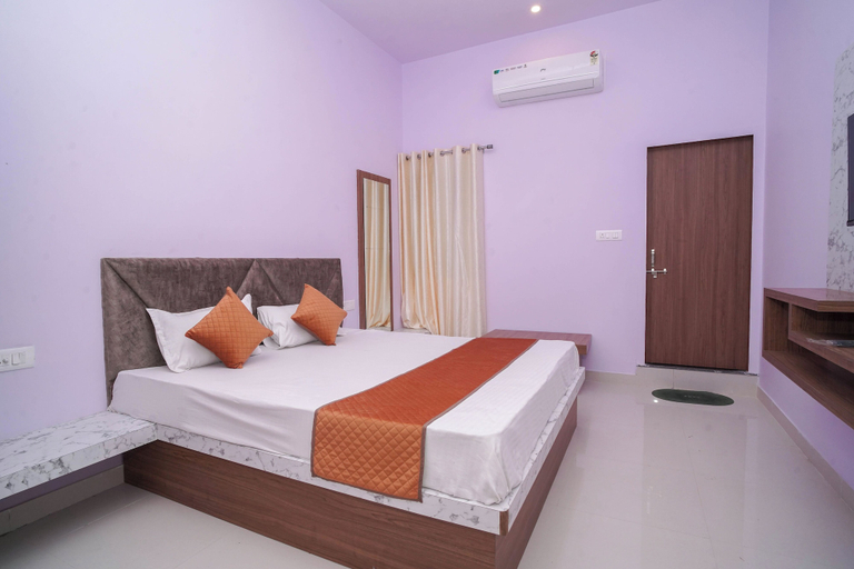 Bedroom 5, Hotel Pushpa Inn, Ajmer