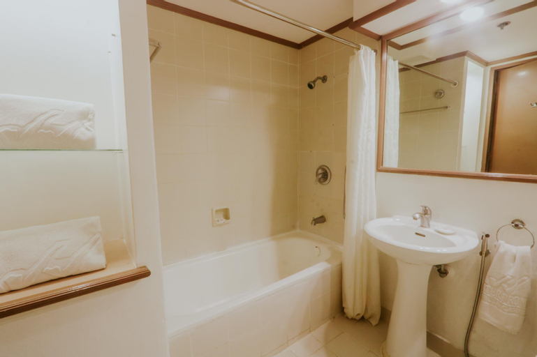 Bathroom 4